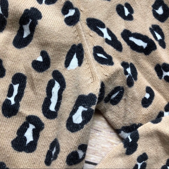 BANANA REPUBLIC SWEATER - Picture 2 of 5